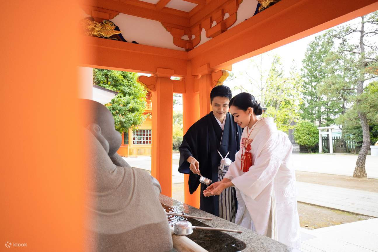 Tokyo: Wedding Photo Tour dengan 3 Lokasi & Pro Styling